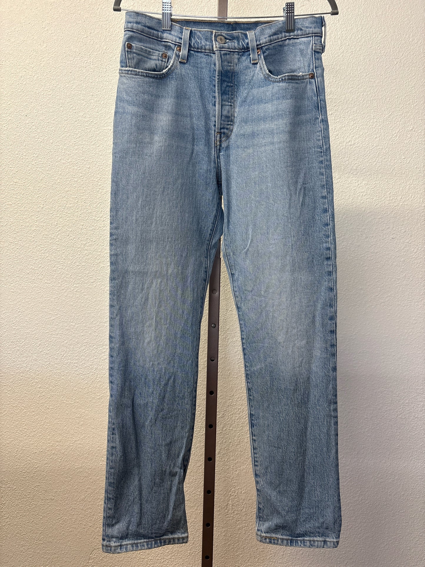 Levis Size 28 Jeans