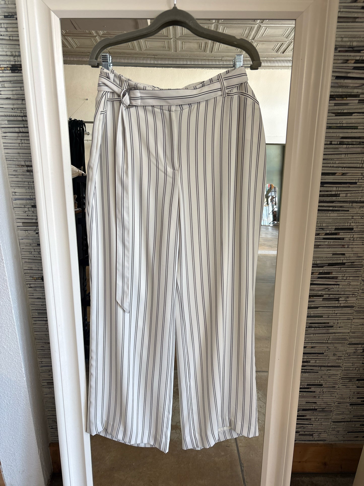 White House Black Market Size 14 White + Black Pants