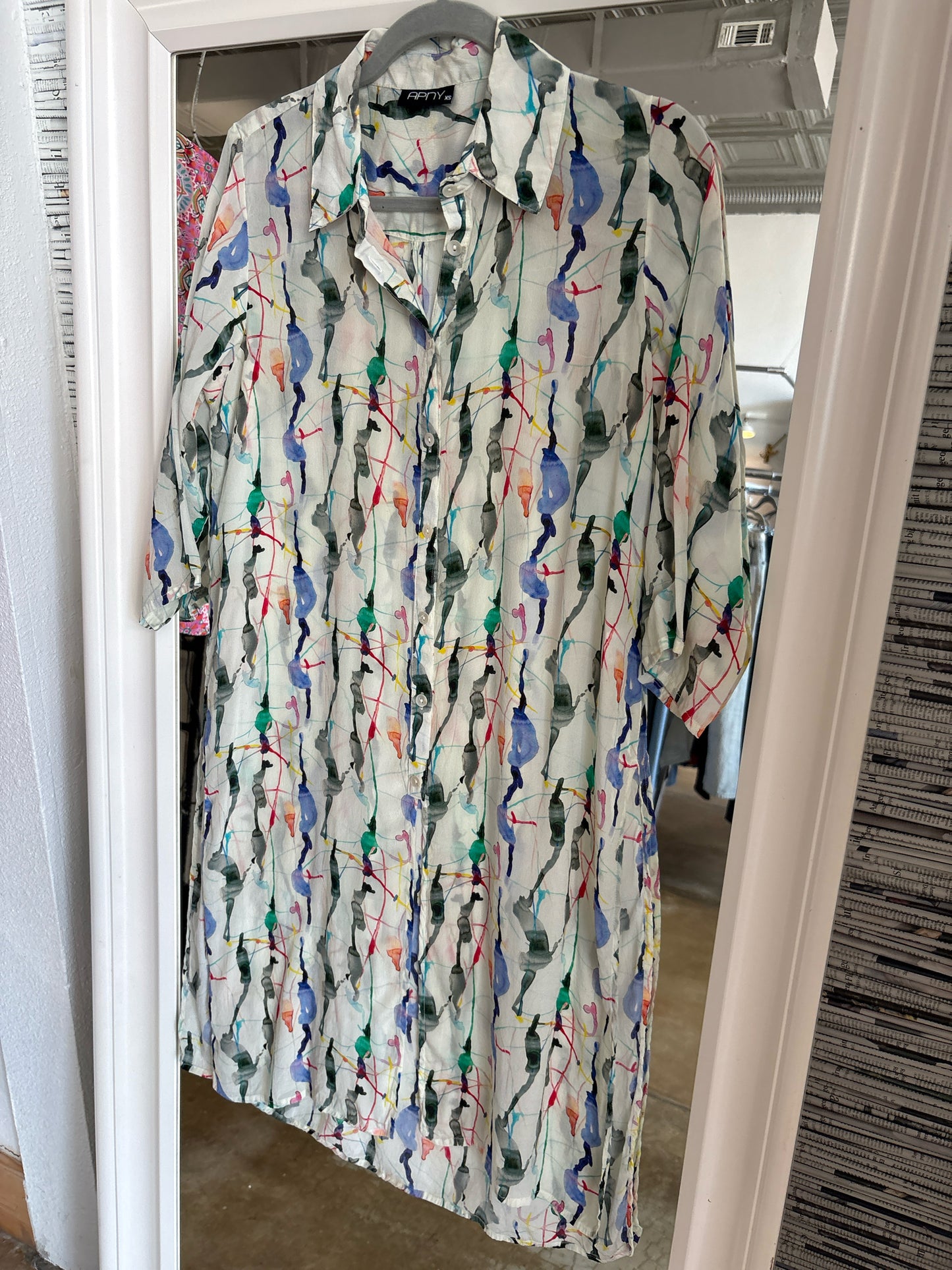 APNY Size XS ivory multi Top