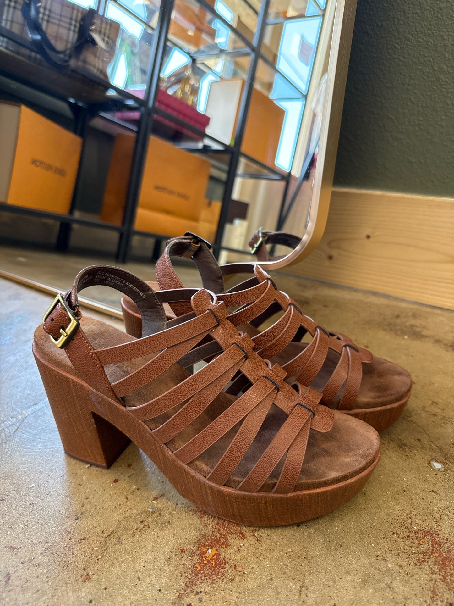 White Mountain Shoe Size 9 Brown Heels
