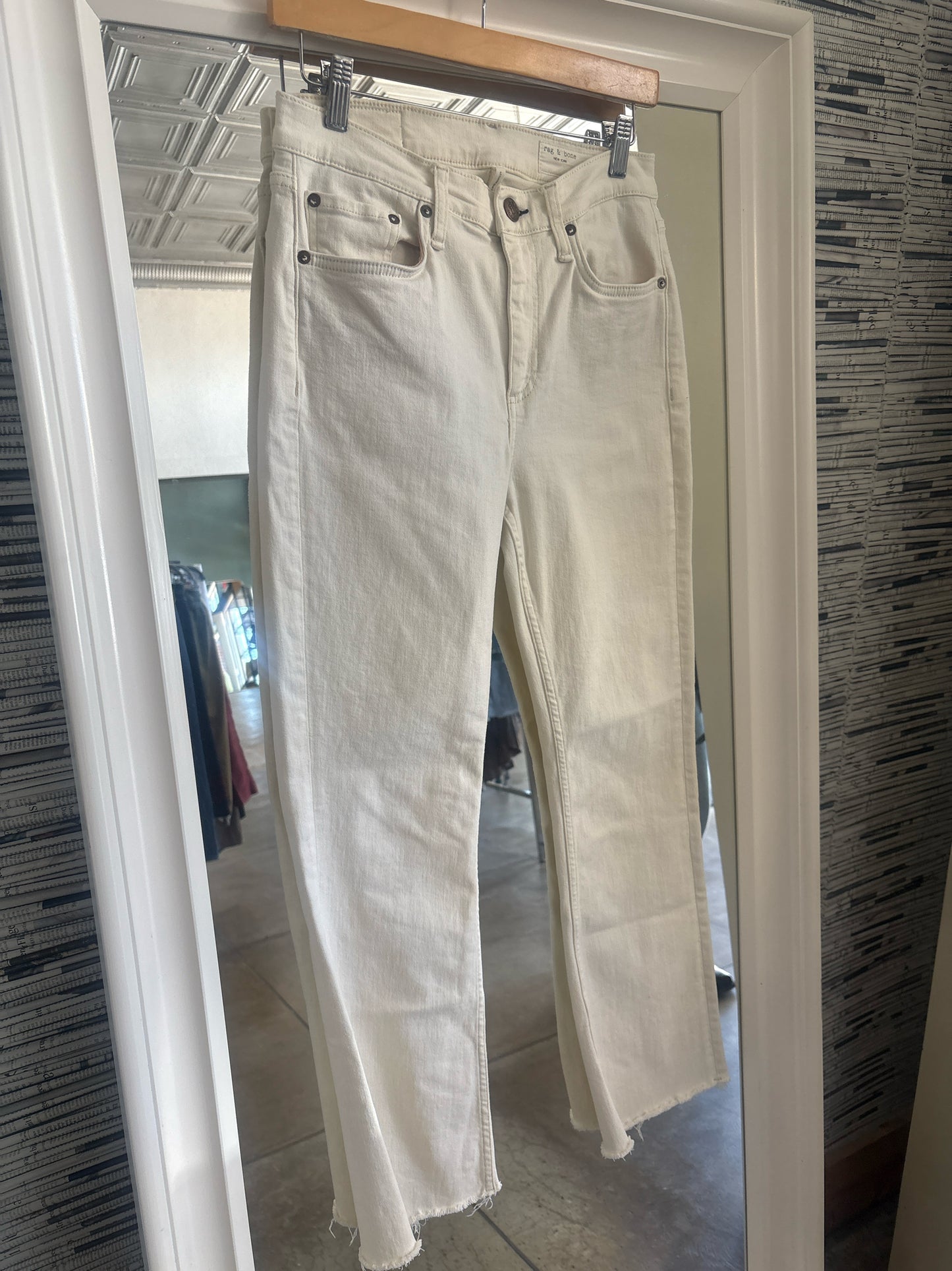 Rag & Bone Size 26 White Jeans