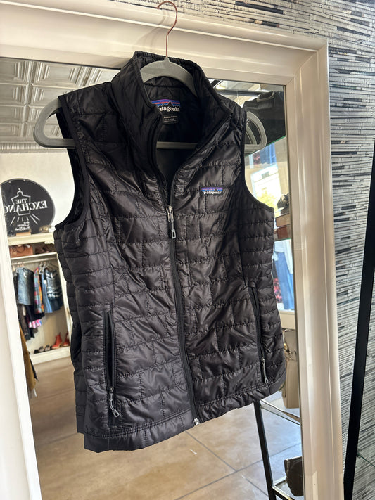 patagonia Size XS Black Quilted Vest