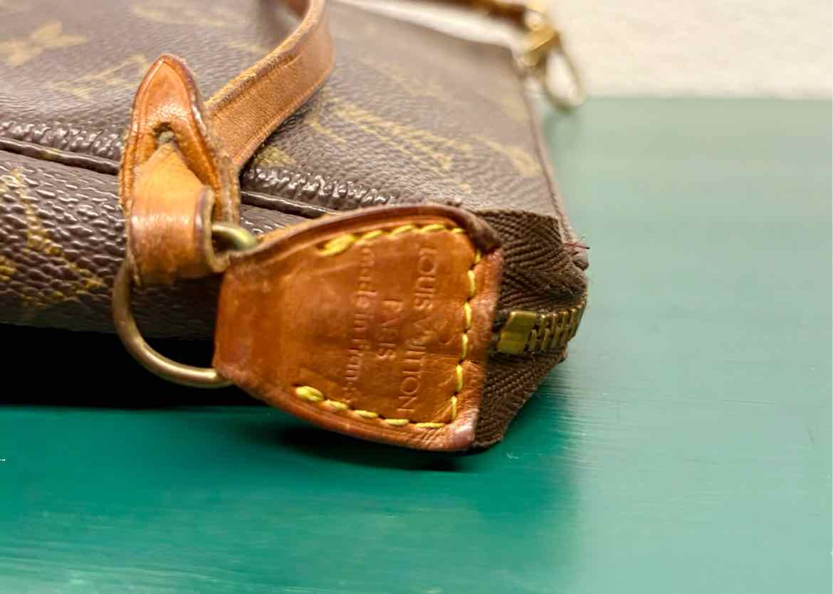 Louis Vuitton Brown Signature Bag