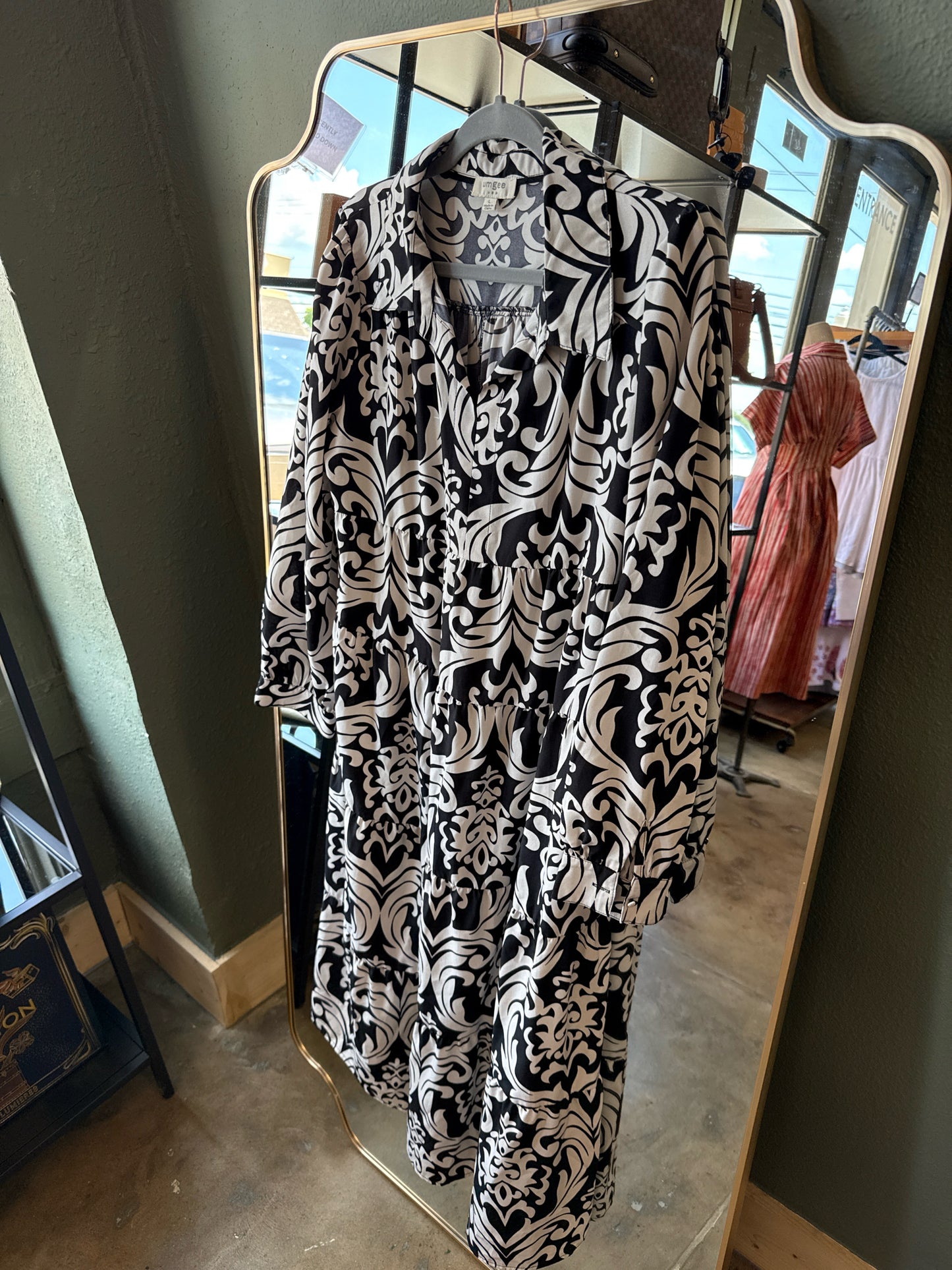 Umgee Size L Black/White Dress