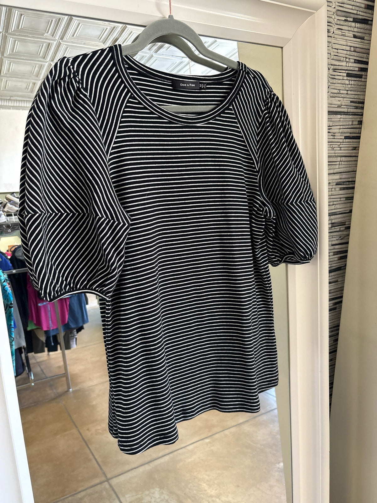 doe & rae Size M Black & White Top