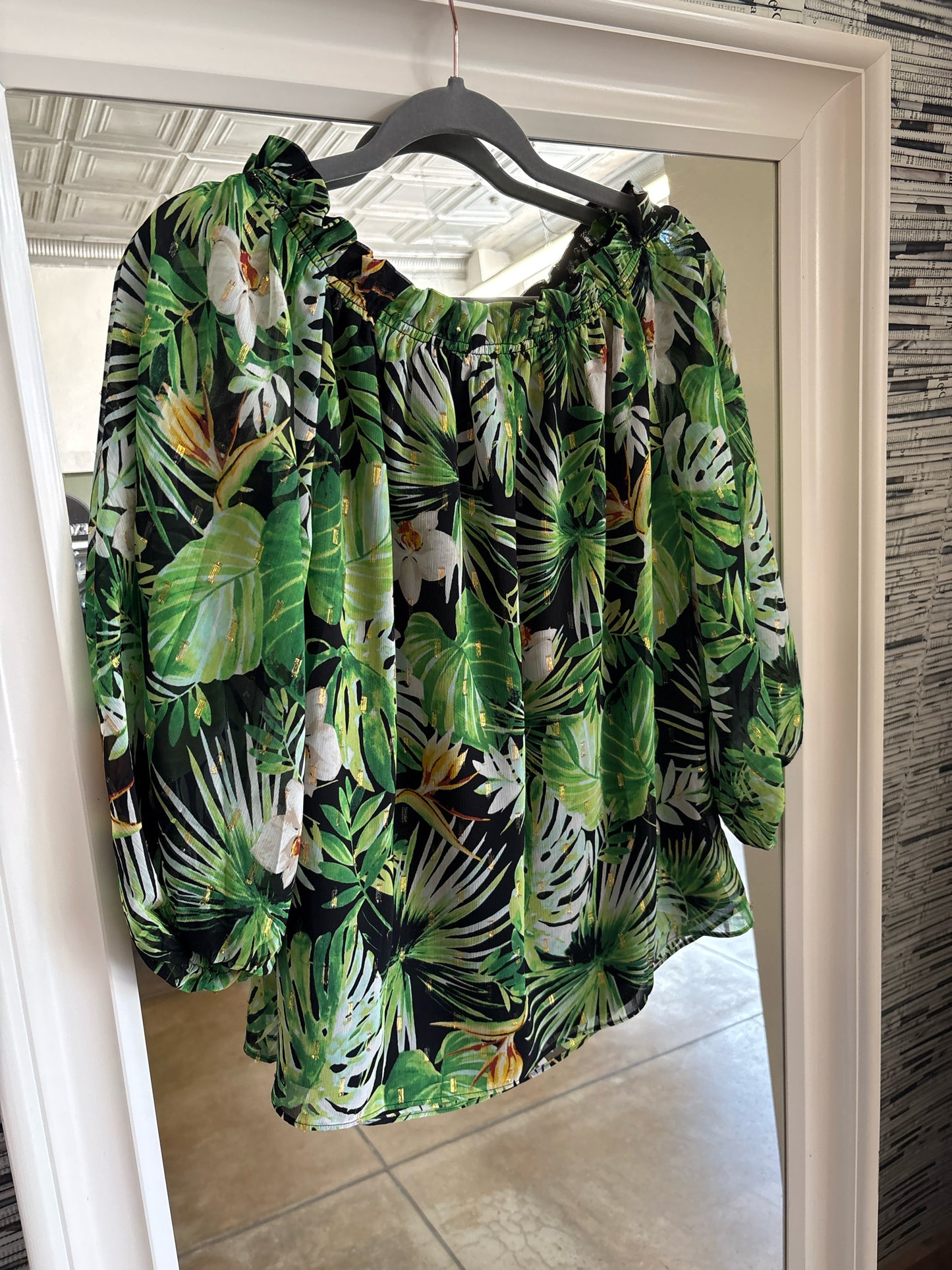White House Black Market Size M green and multi Leaves Top