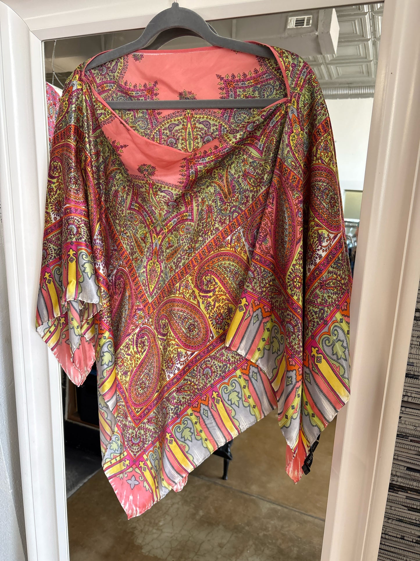 REDfish Size OS pink + multi Poncho/Cape