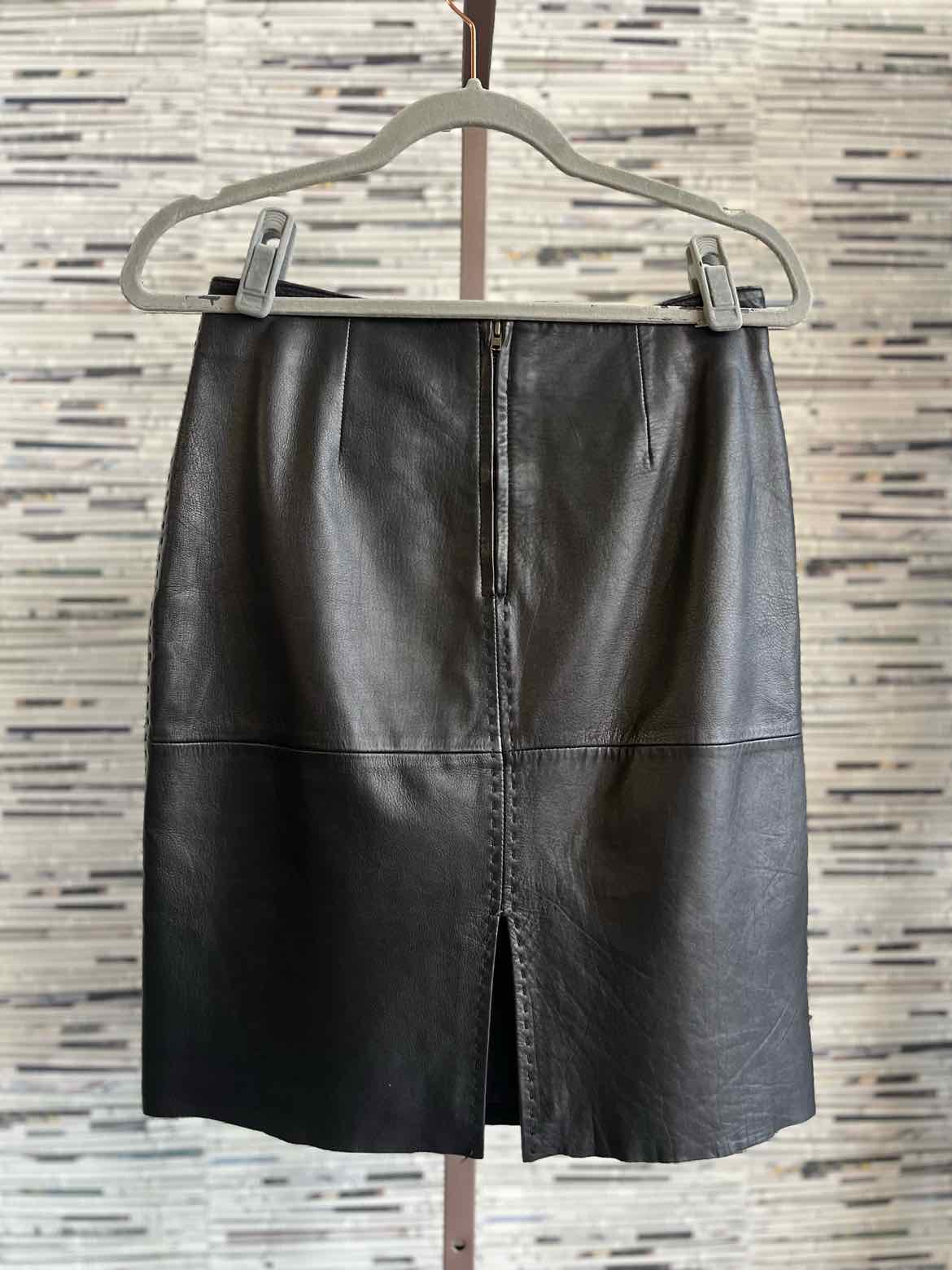 Petite Sophisticate Size 6 Black Skirt