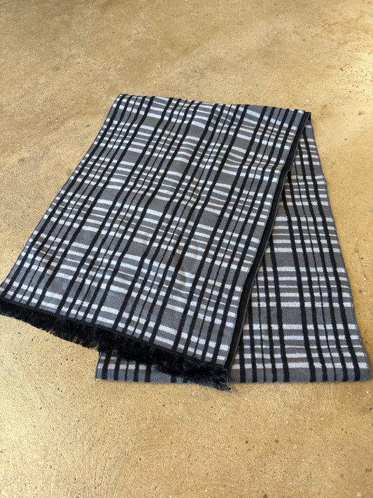 English Laundry Gray/Black/White Plaid Scarf