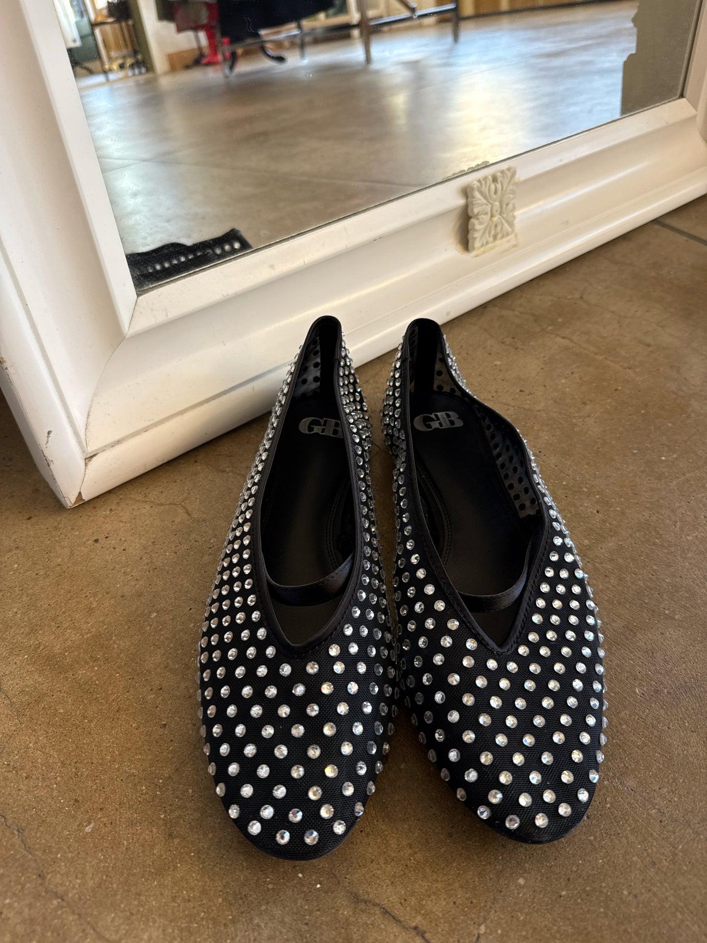 GB Shoe Size 10 Black Flats