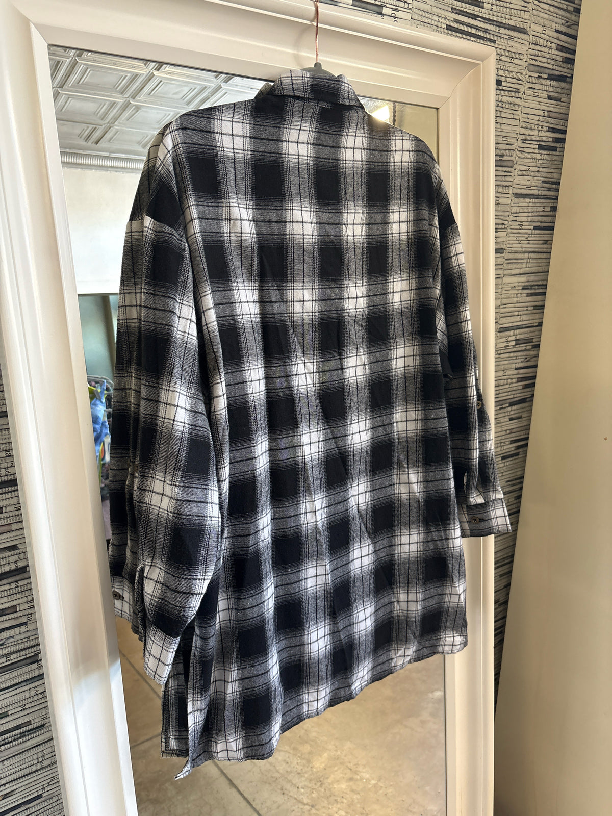 Talulah Size M Black Plaid Top