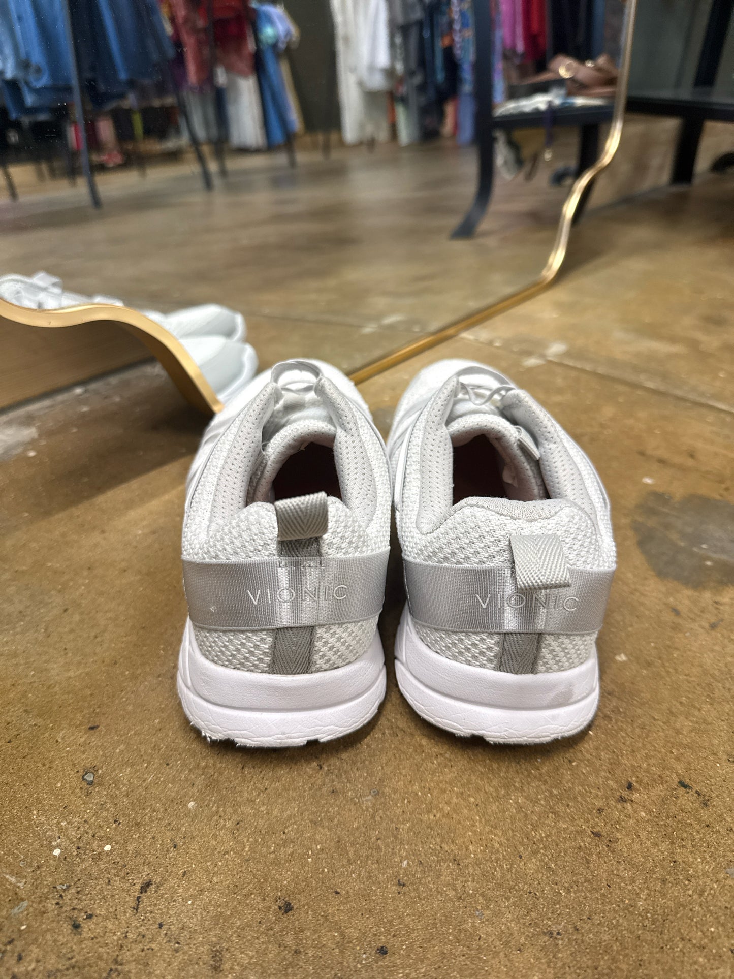 Vionic Shoe Size White/Gray Sneakers