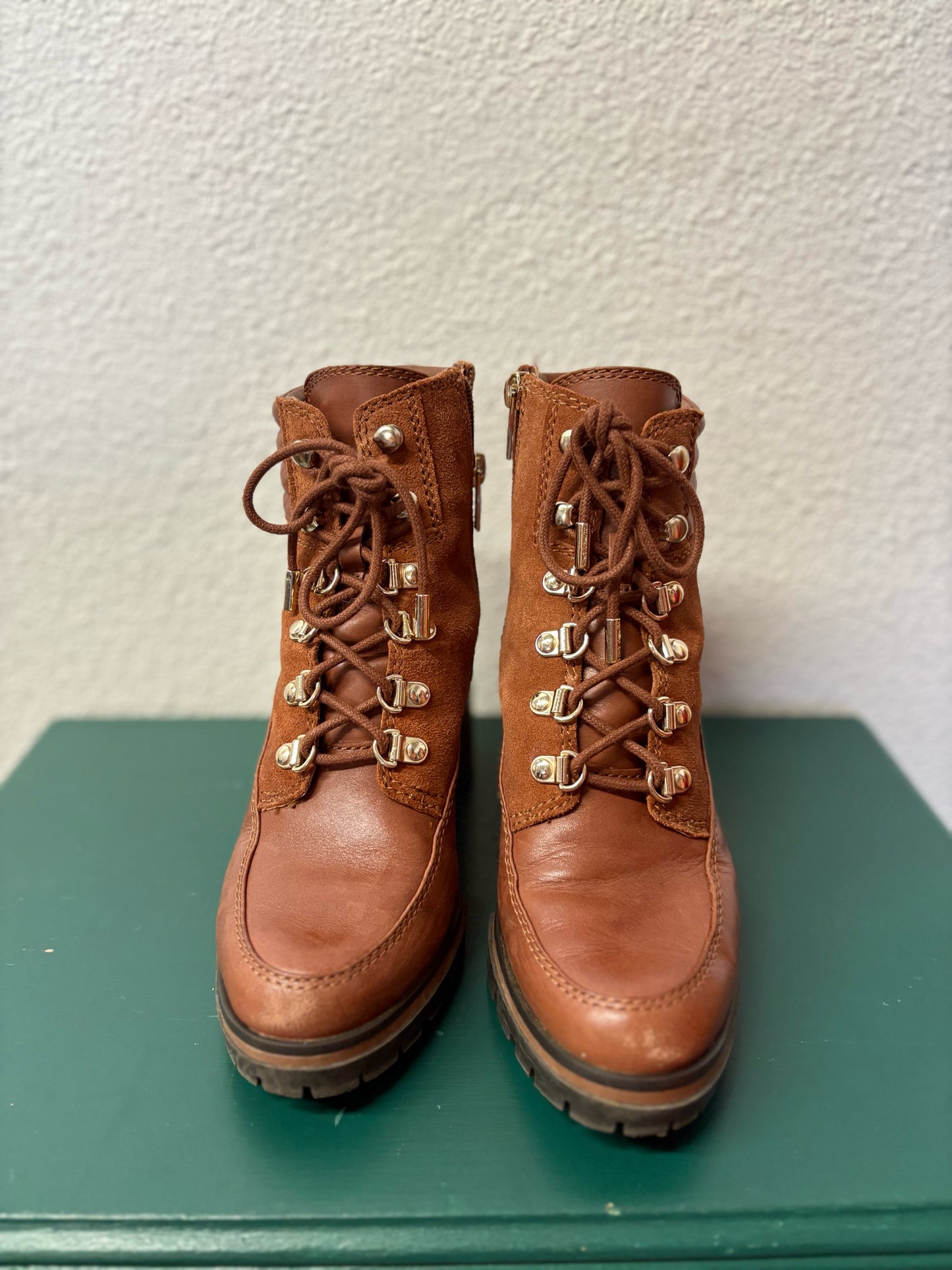 Vince Camuto Shoe Size 7 Red Brown Lace up Boots