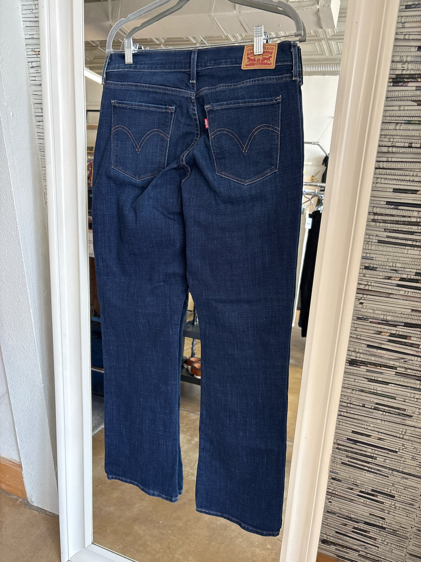 Levis Size 32 Denim Jeans