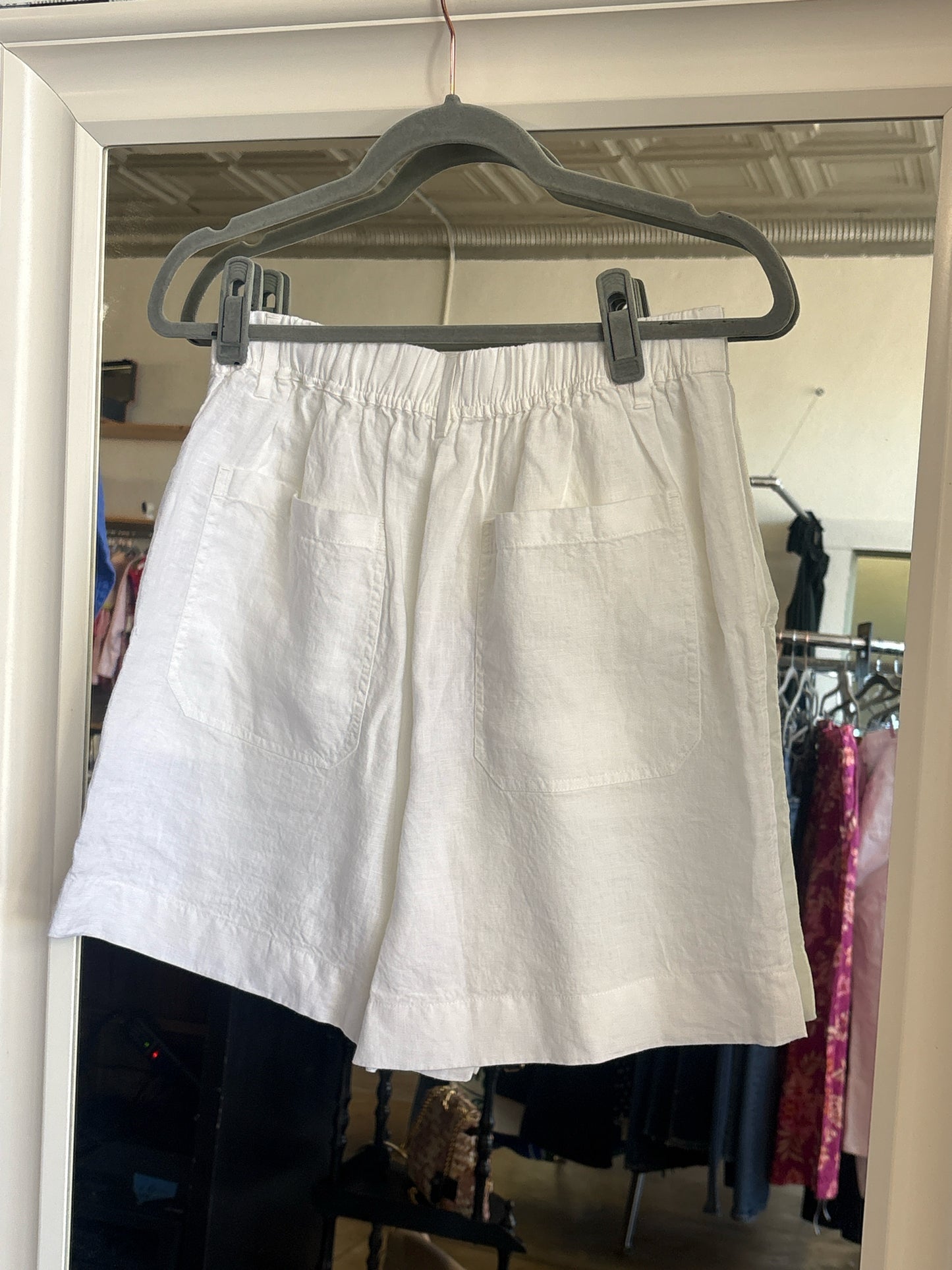 White Label Size 4 White Shorts