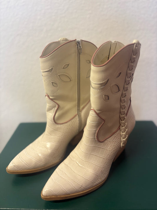 Dolce Vita Shoe Size 7.5 Cream Mid Calf Boots
