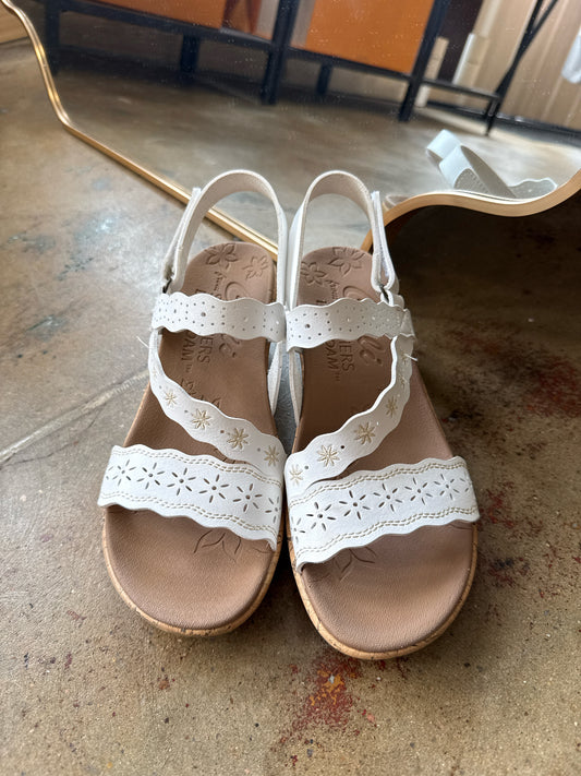Skechers Shoe Size 7 White Sandals