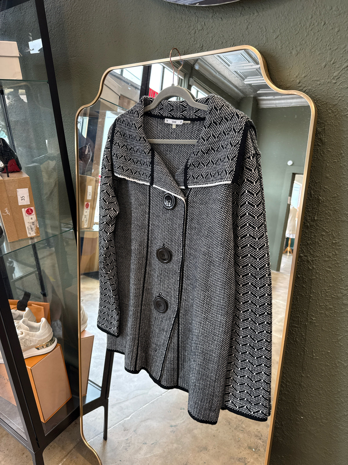 sioni Size L B&W Coat