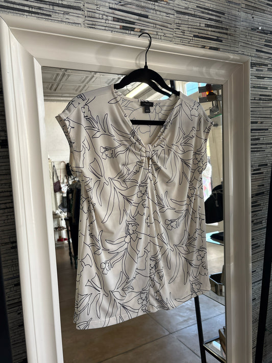 ANN TAYLOR Size S White/Black Floral Top