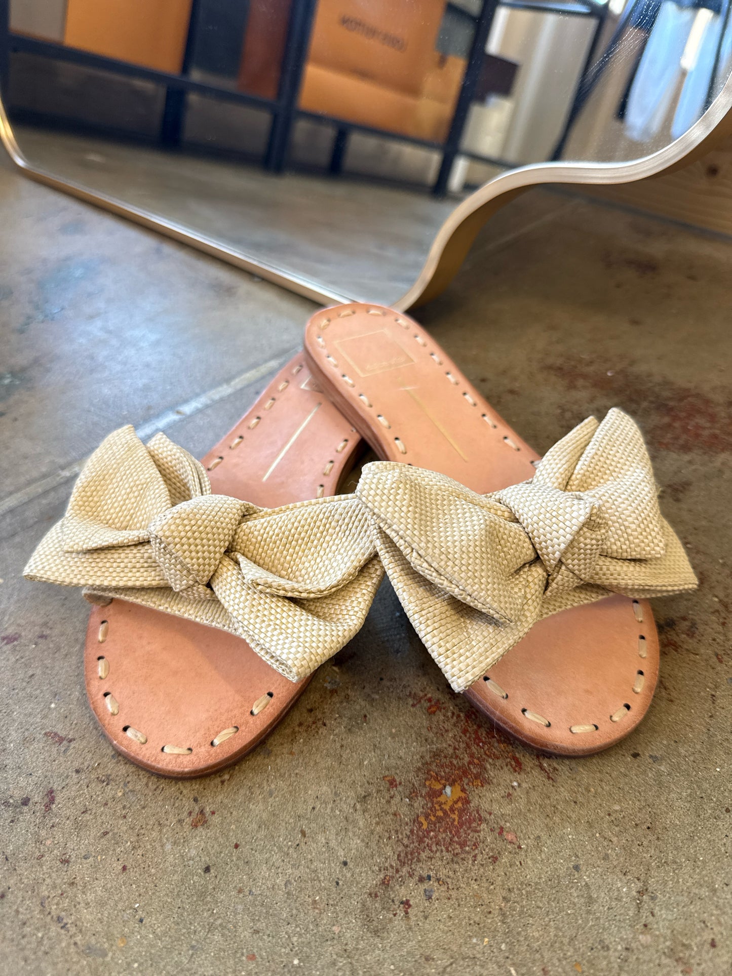 Dolce Vita Shoe Size 7 Tan Sandals
