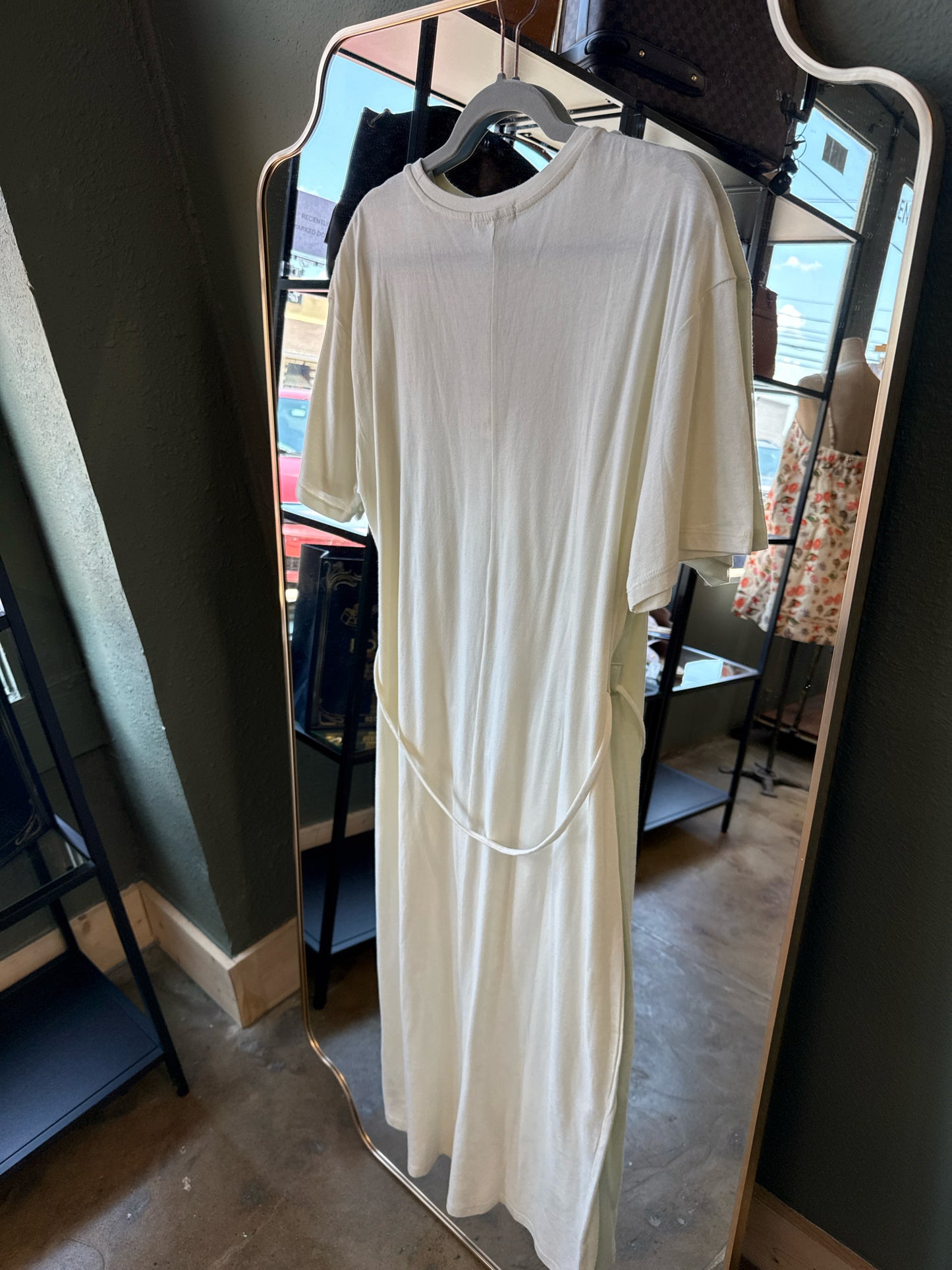 C&C California Size L Cream Dress