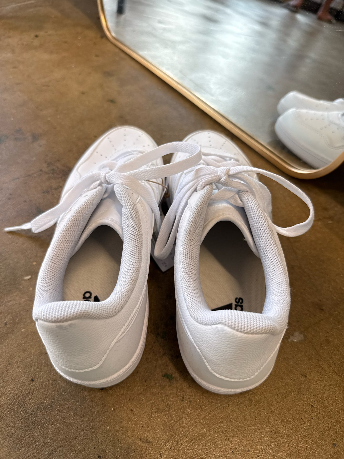Adidas Shoe Size 7.5 White Sneakers