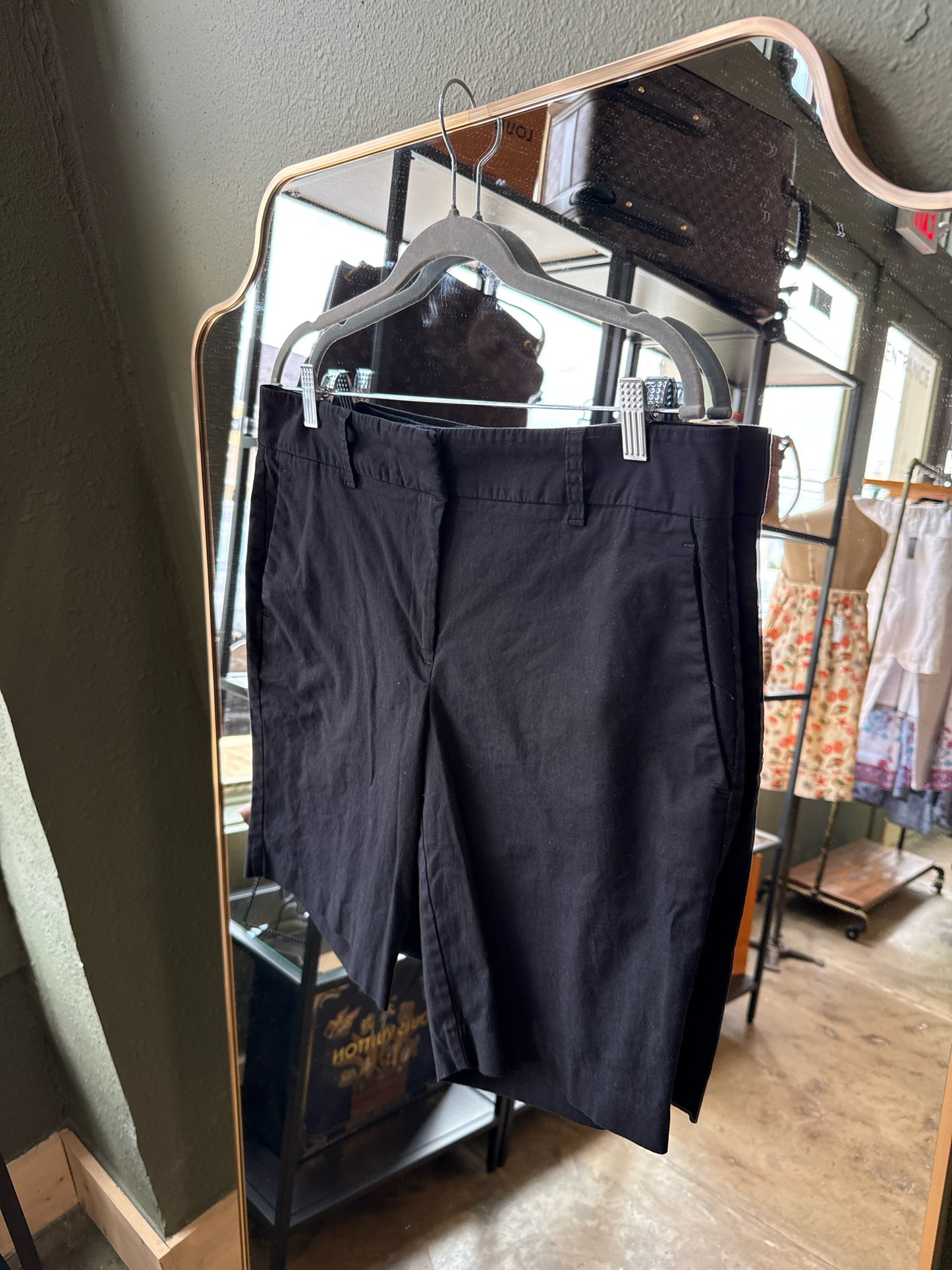 ANN TAYLOR Size 12 Black Shorts