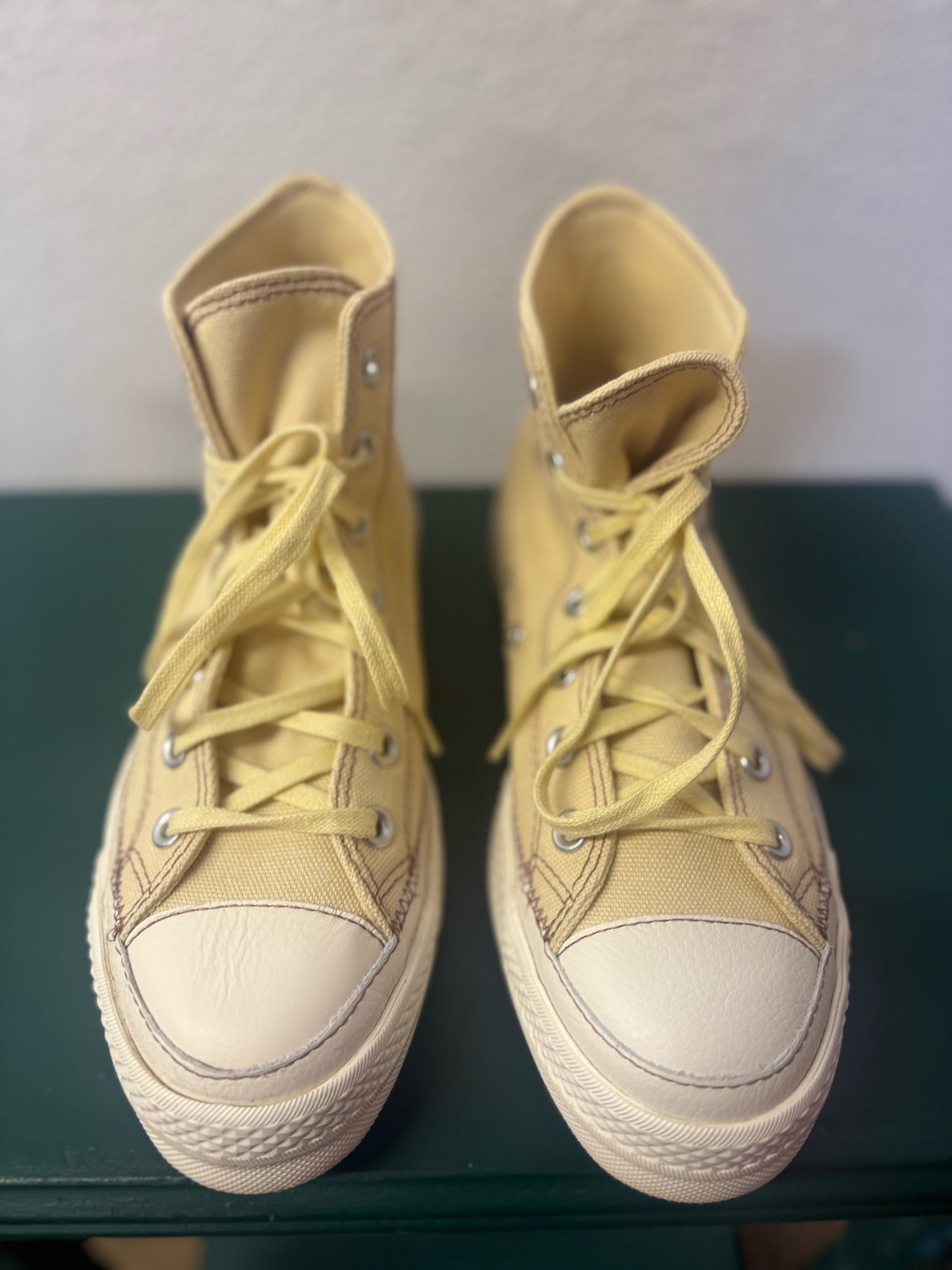 Converse Shoe Size 7.5 Yellow Sneakers