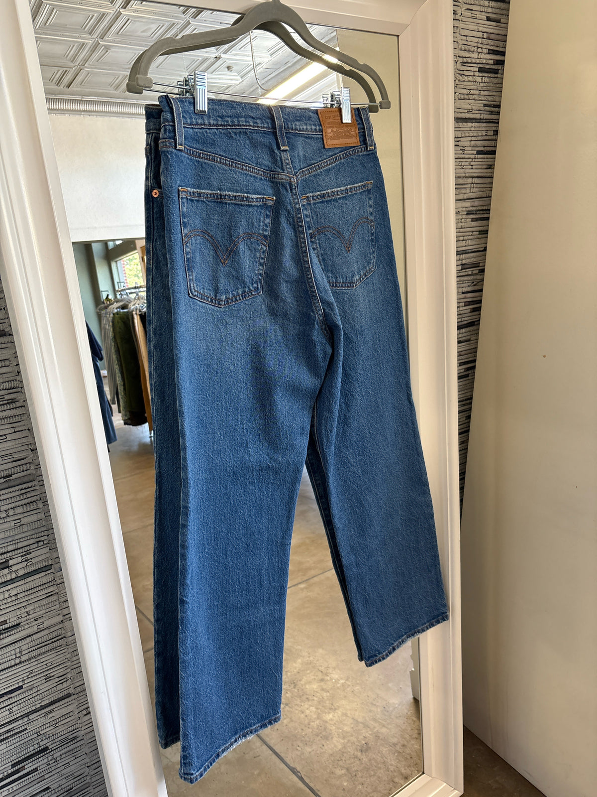 Levi Size 28 Jeans