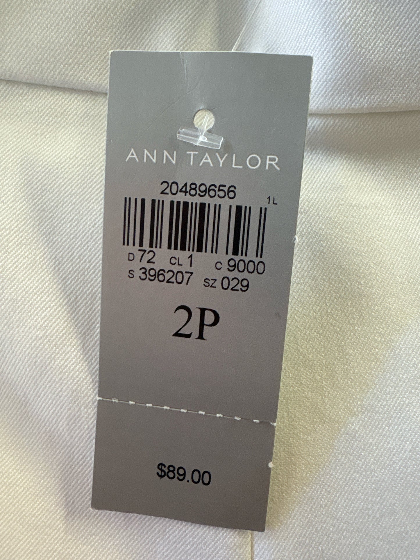 ANN TAYLOR Size 2P White Pants