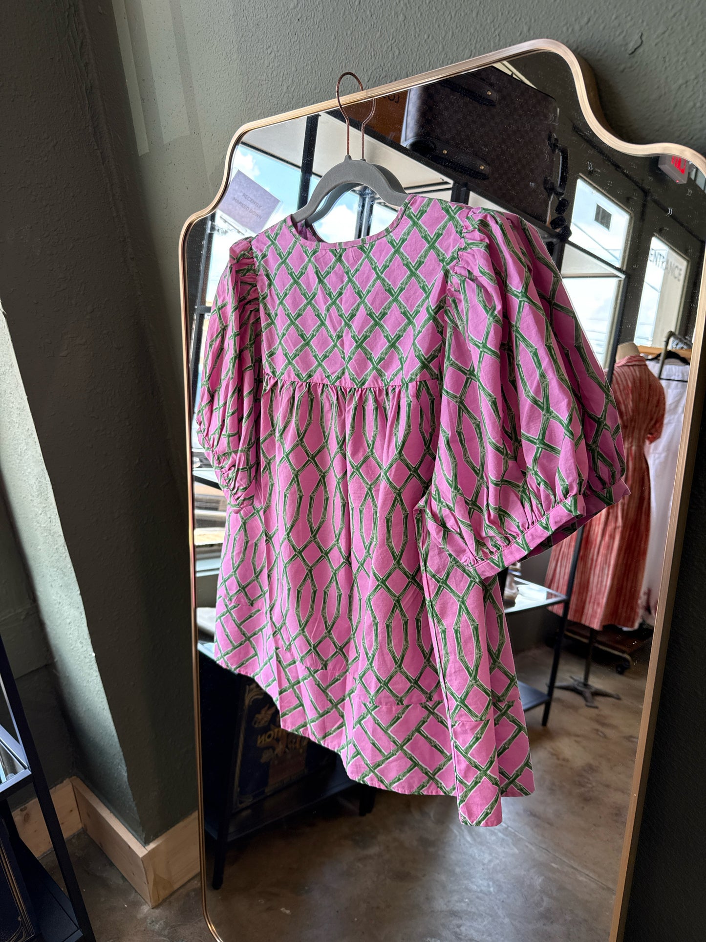 Crown & Ivy Size L Pink/Green Top