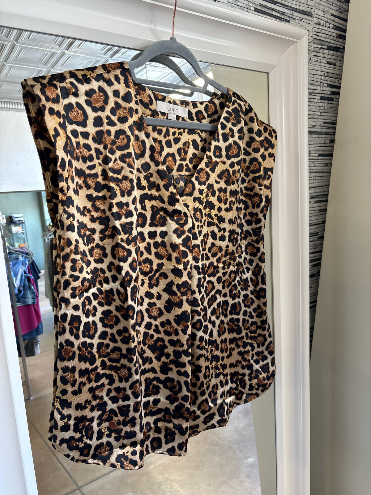 LOFT Size S Leopard Top