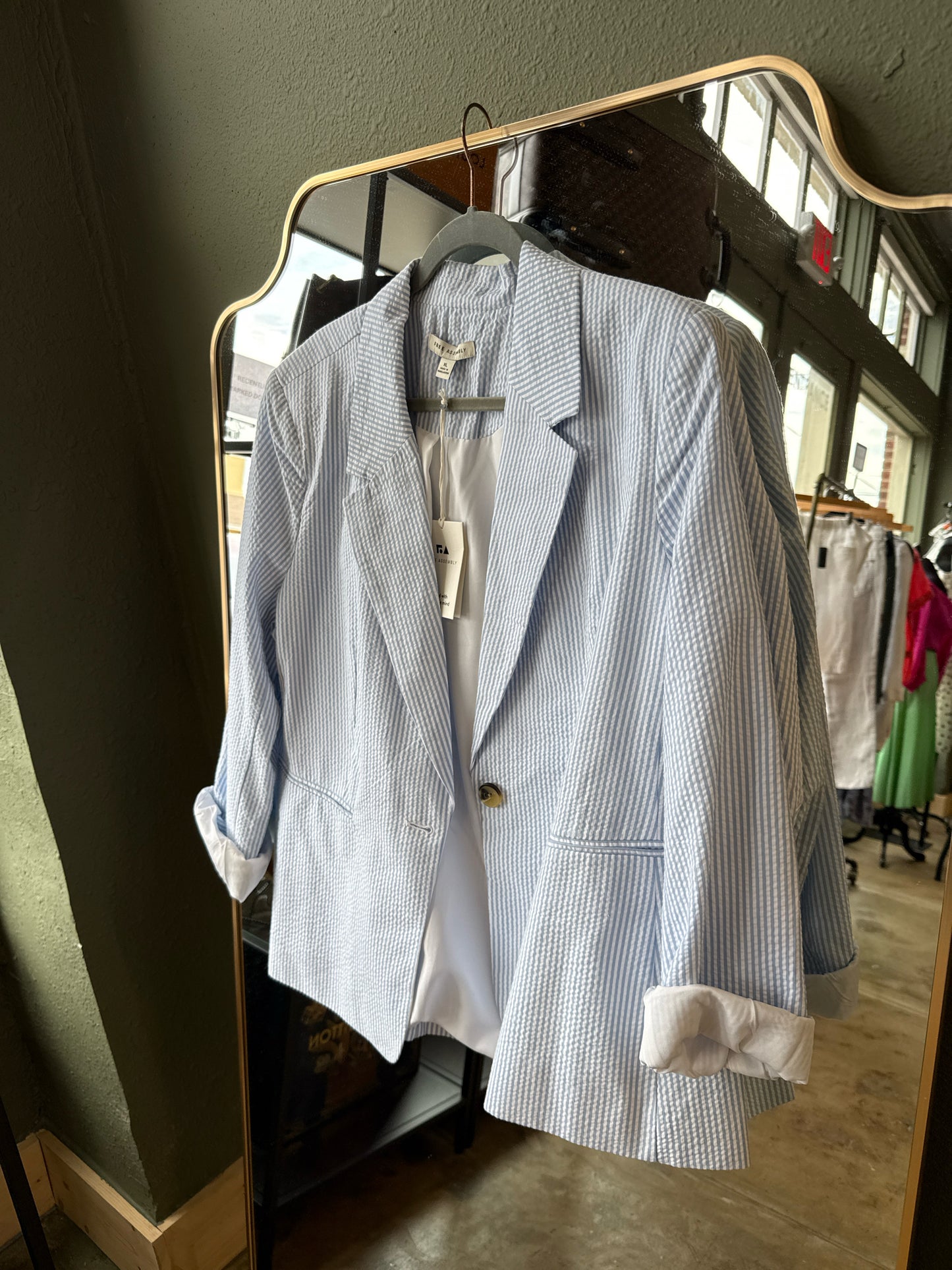 Free Assembly Size XL Blue/White Blazer