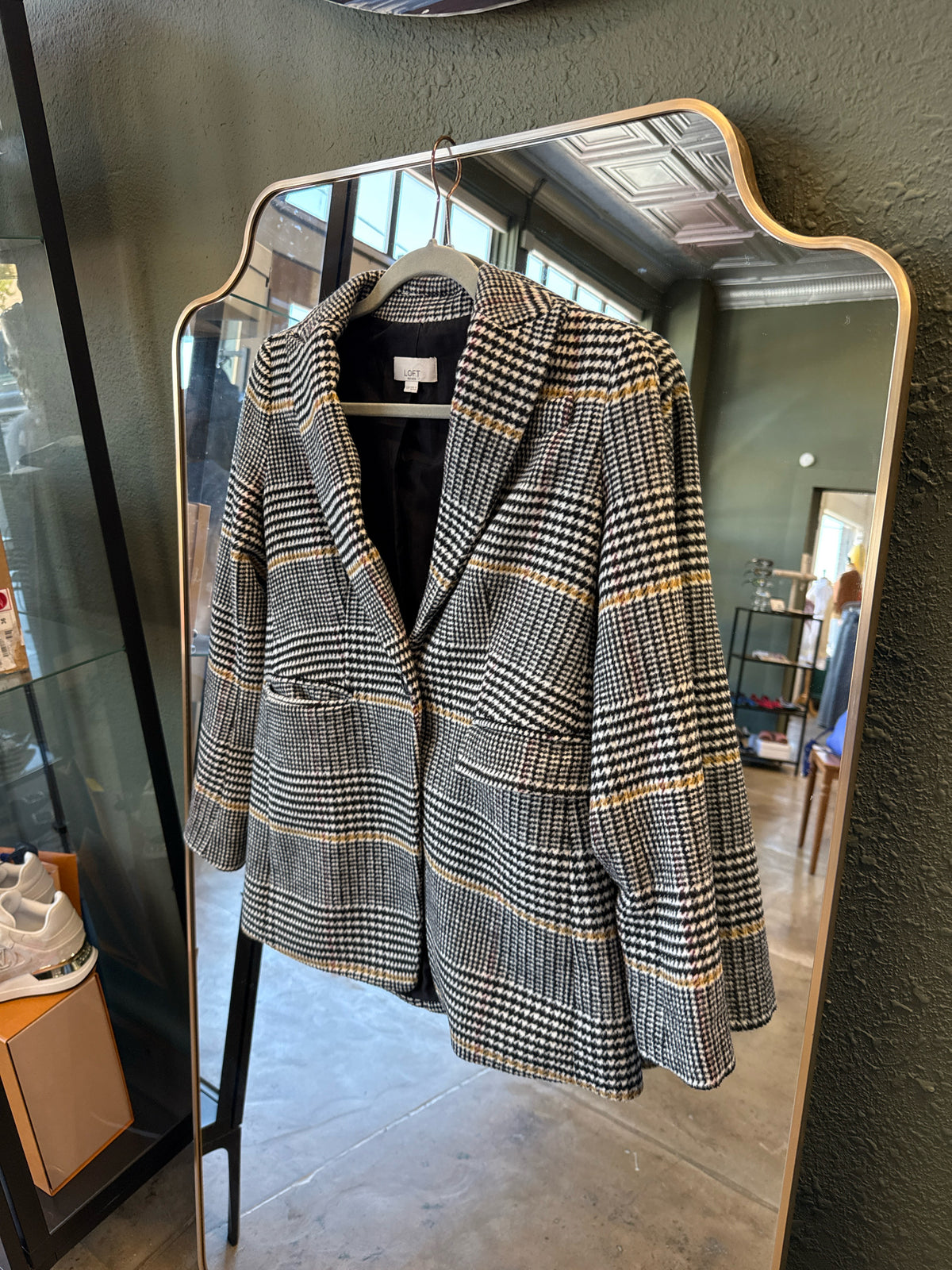 LOFT Size 00P Black/White Coat