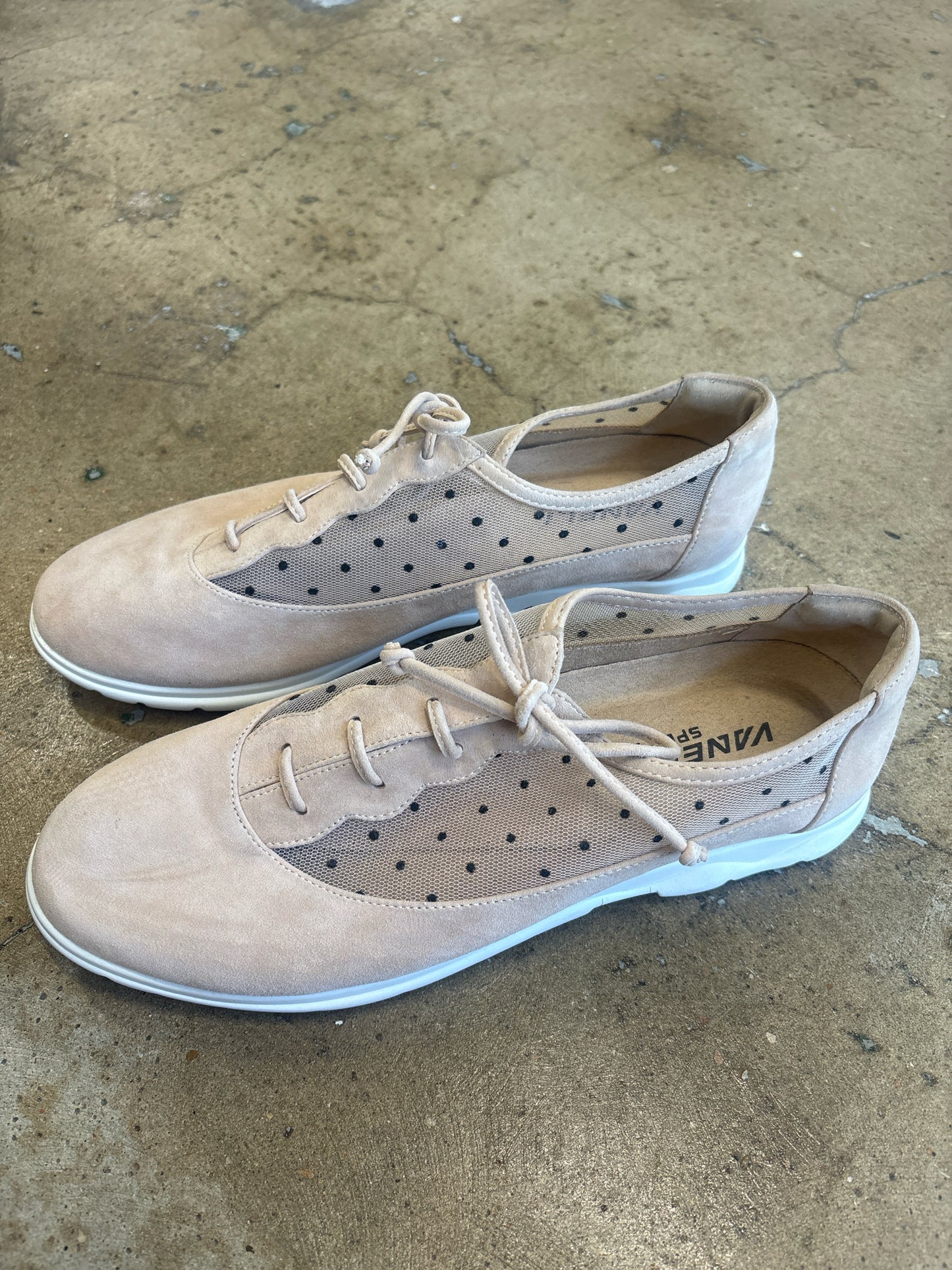 Vaneli Shoe Size 8 Sneakers