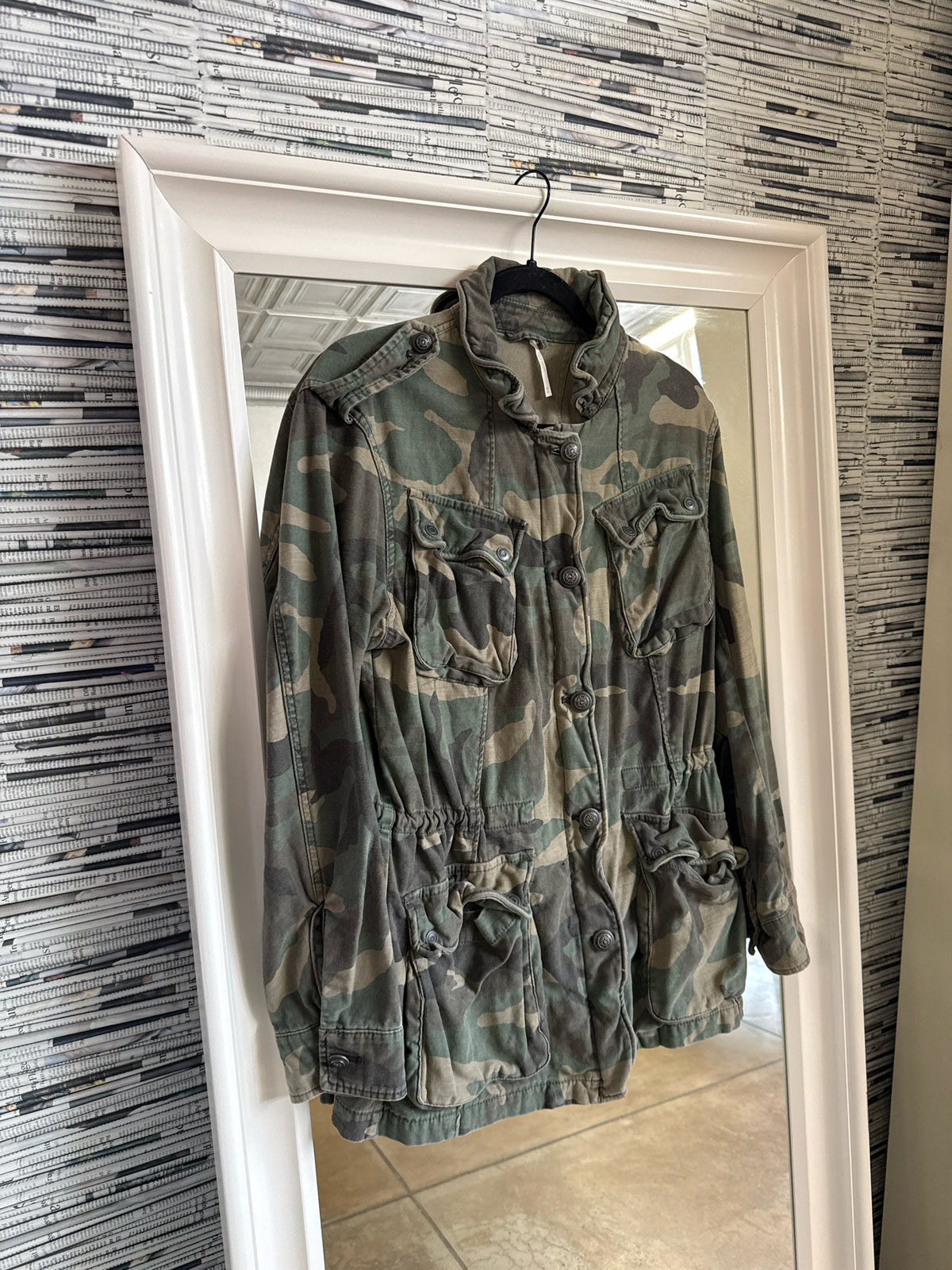 free people Size M Camo Jacket