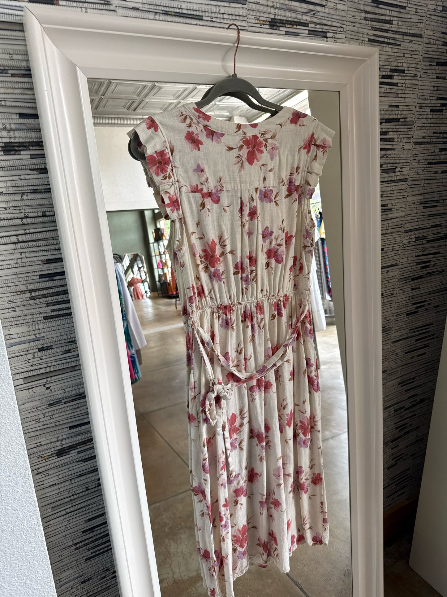 monteau Size M Cream/Pink Dress