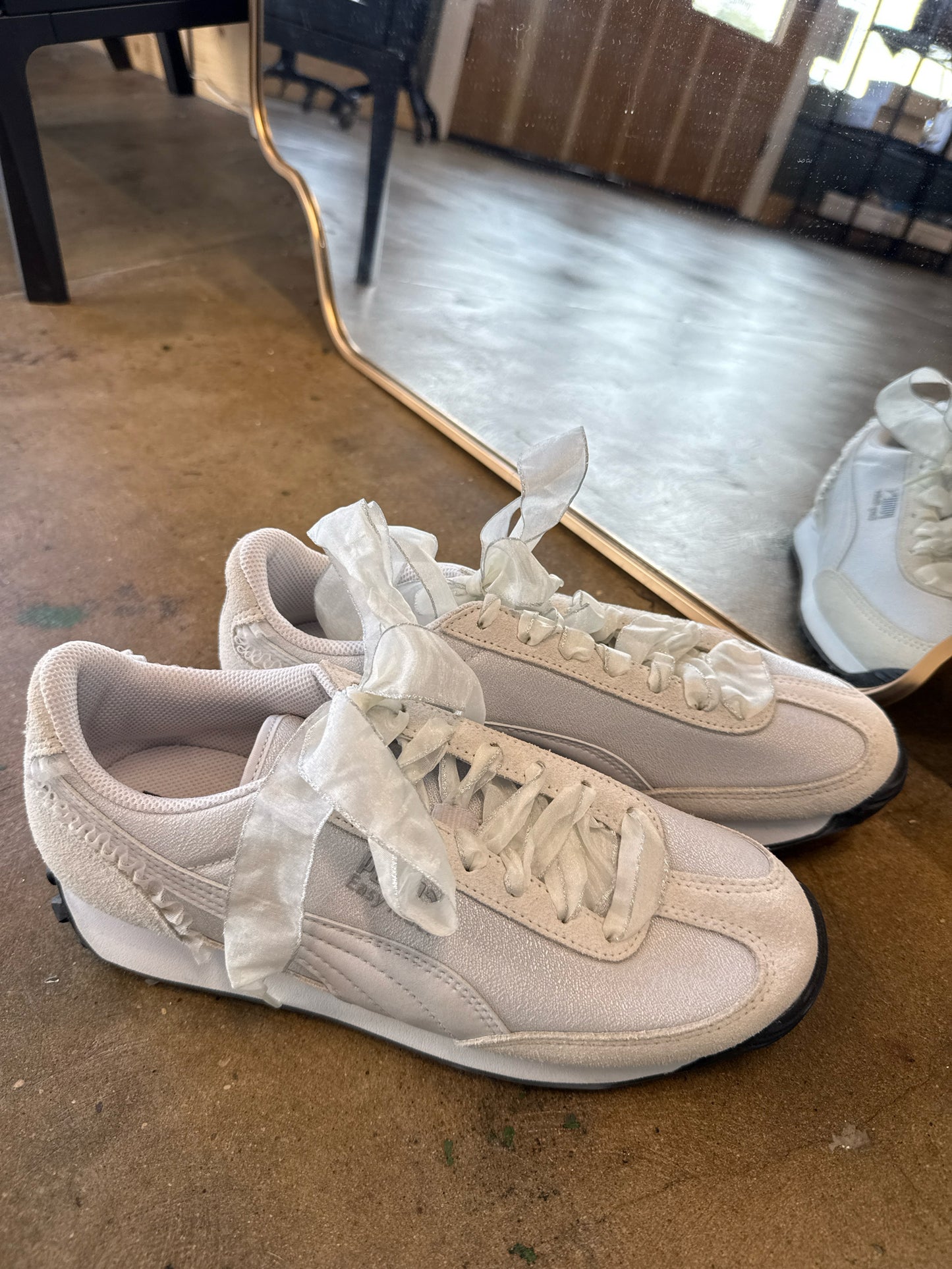 puma Shoe Size 7.5 White Sneakers
