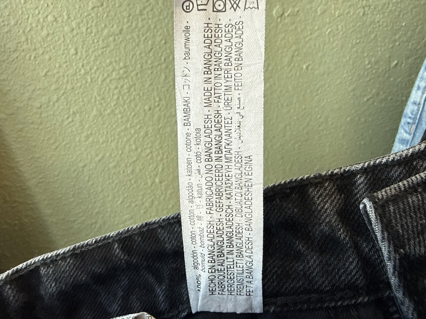 ZARA Size 8 Black Shorts