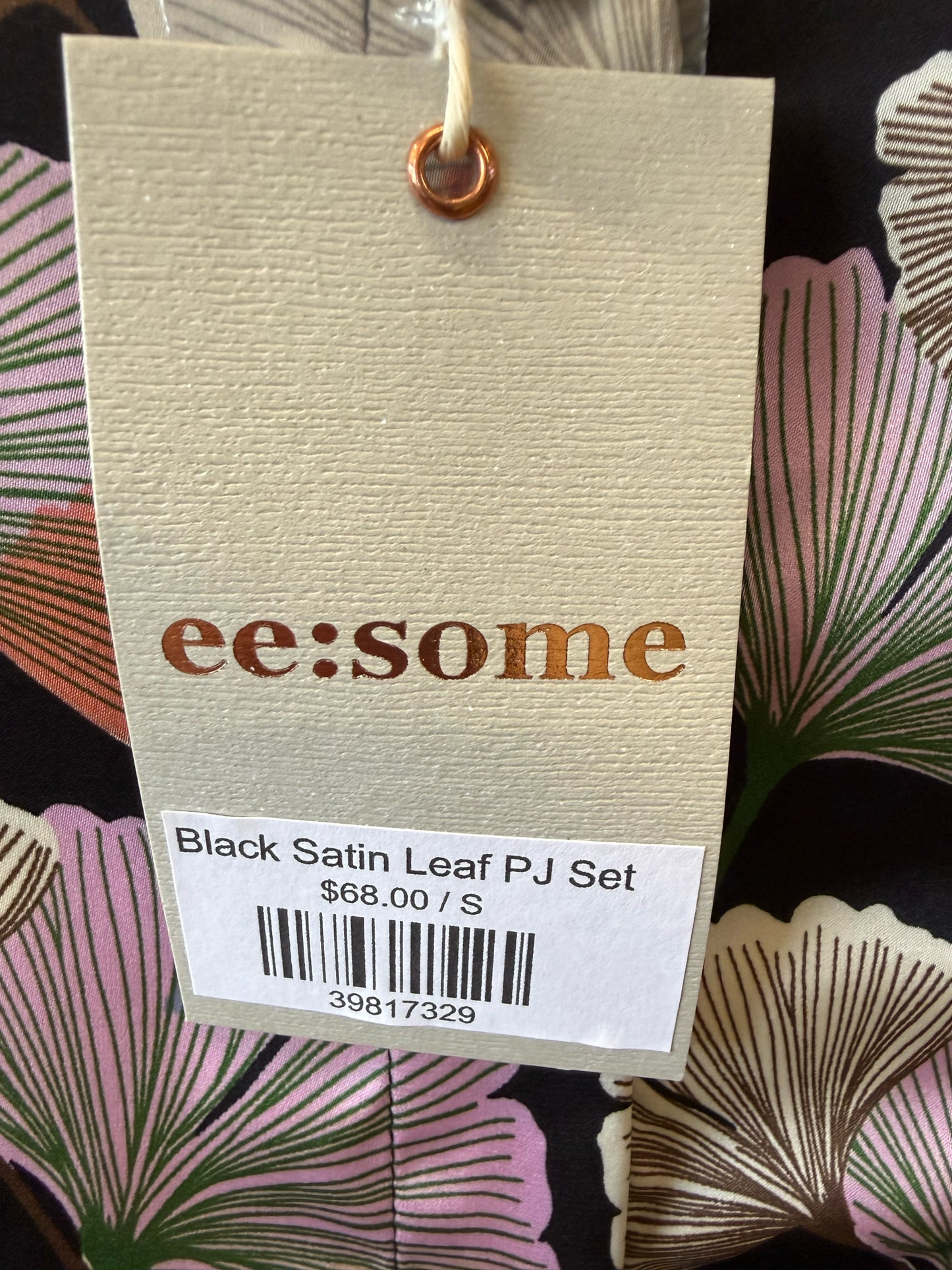 ee:some Size L Black Two Piece Set