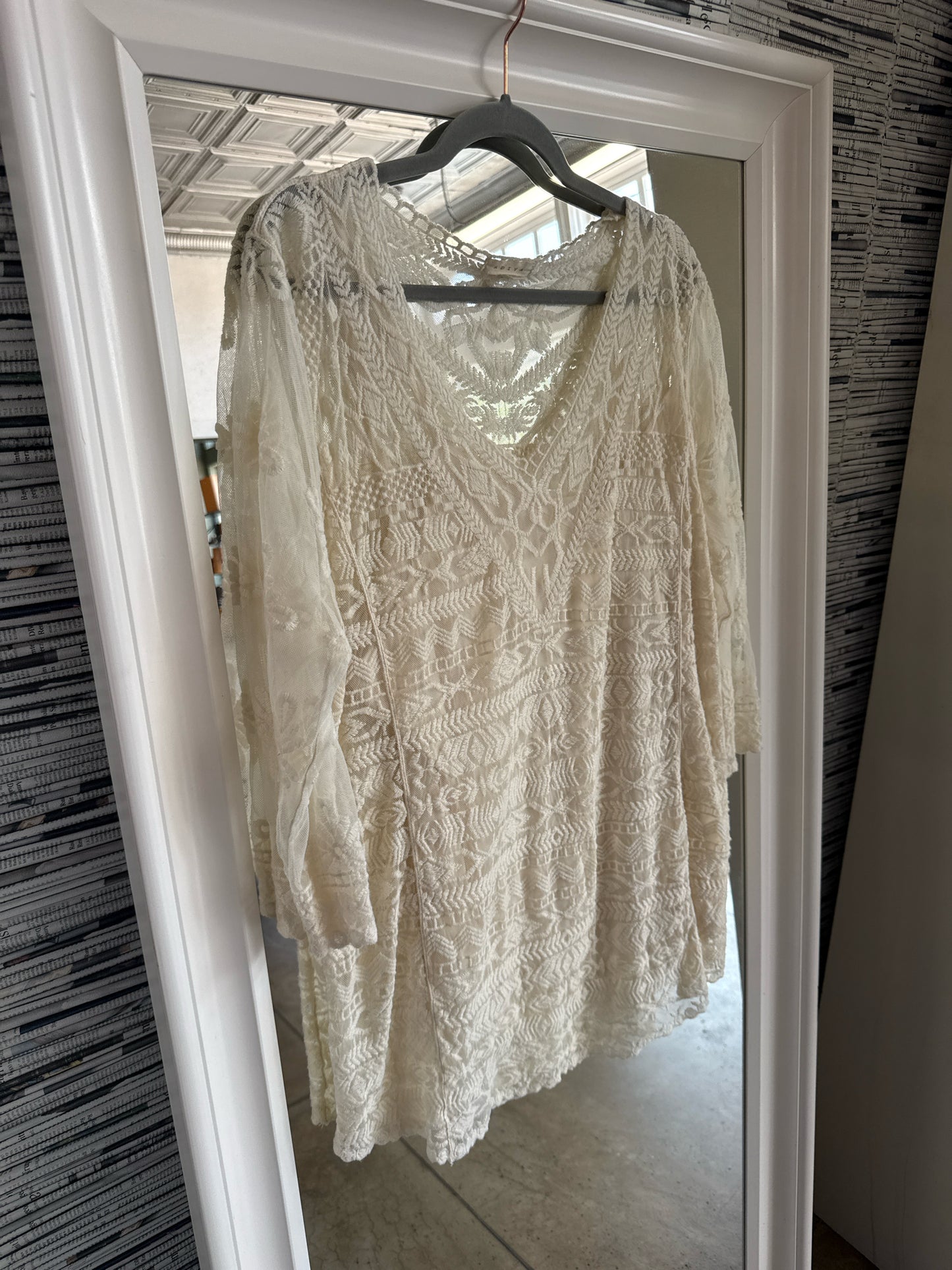 Adiva Size 1X Cream Top