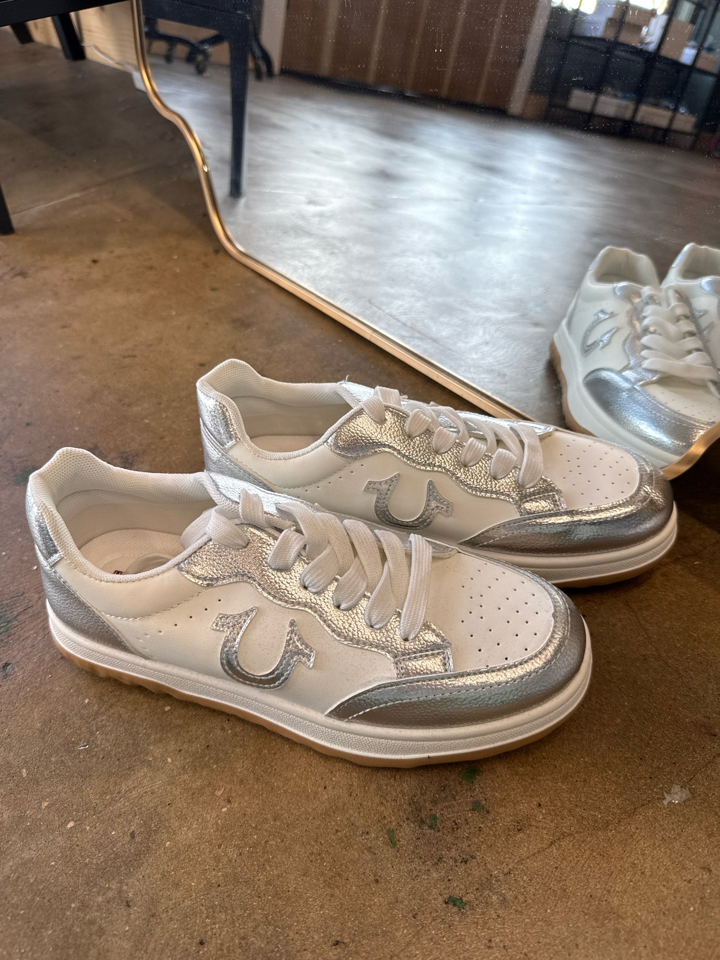 True Religion Shoe Size 8 White/Silver Sneakers