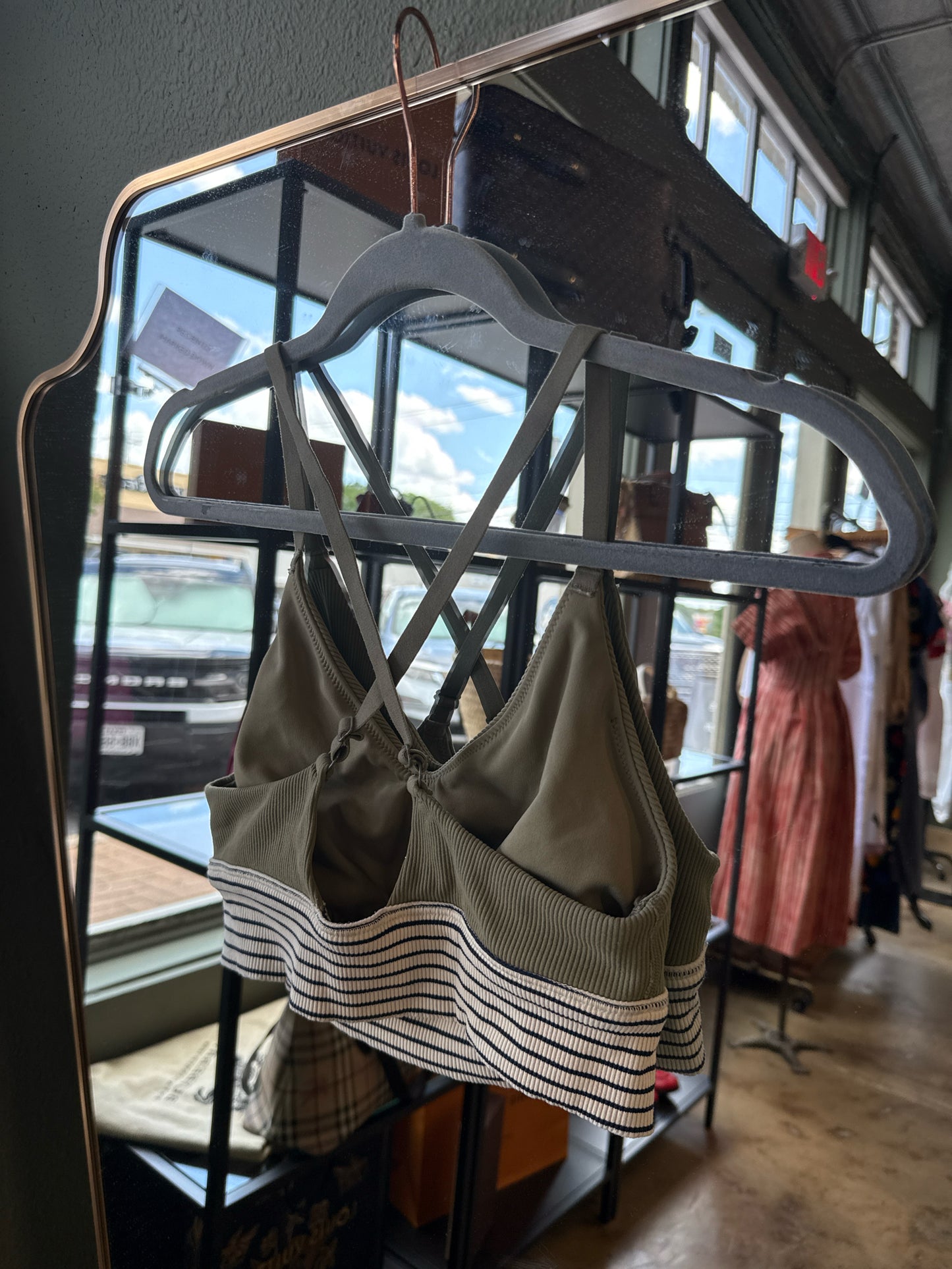 Offline by Aerie Size M Green Sportsbra
