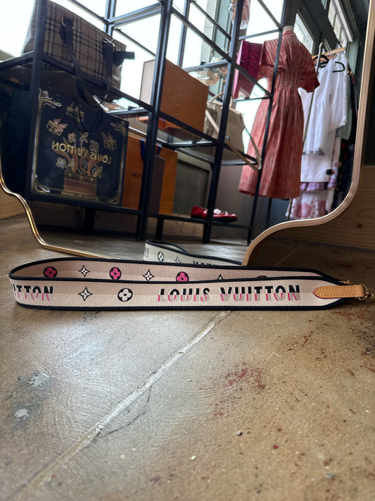 Louis Vuitton Cream/Pink Misc. Bag/Accesory