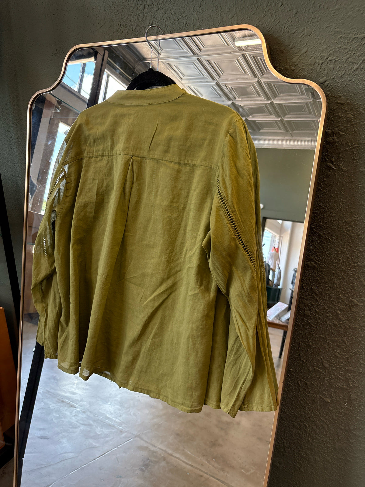 Baci Size M Olive Green Top