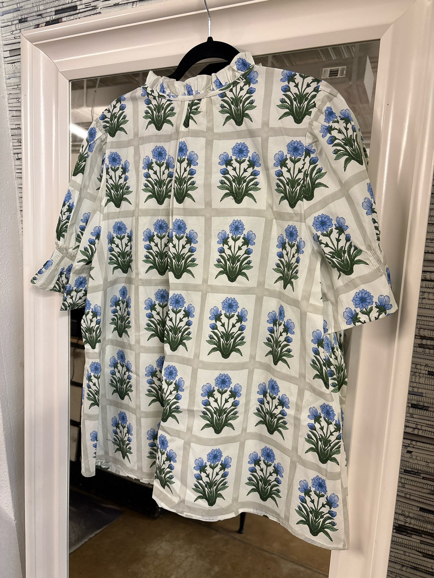 entro Size 2X white/multi Floreats Top