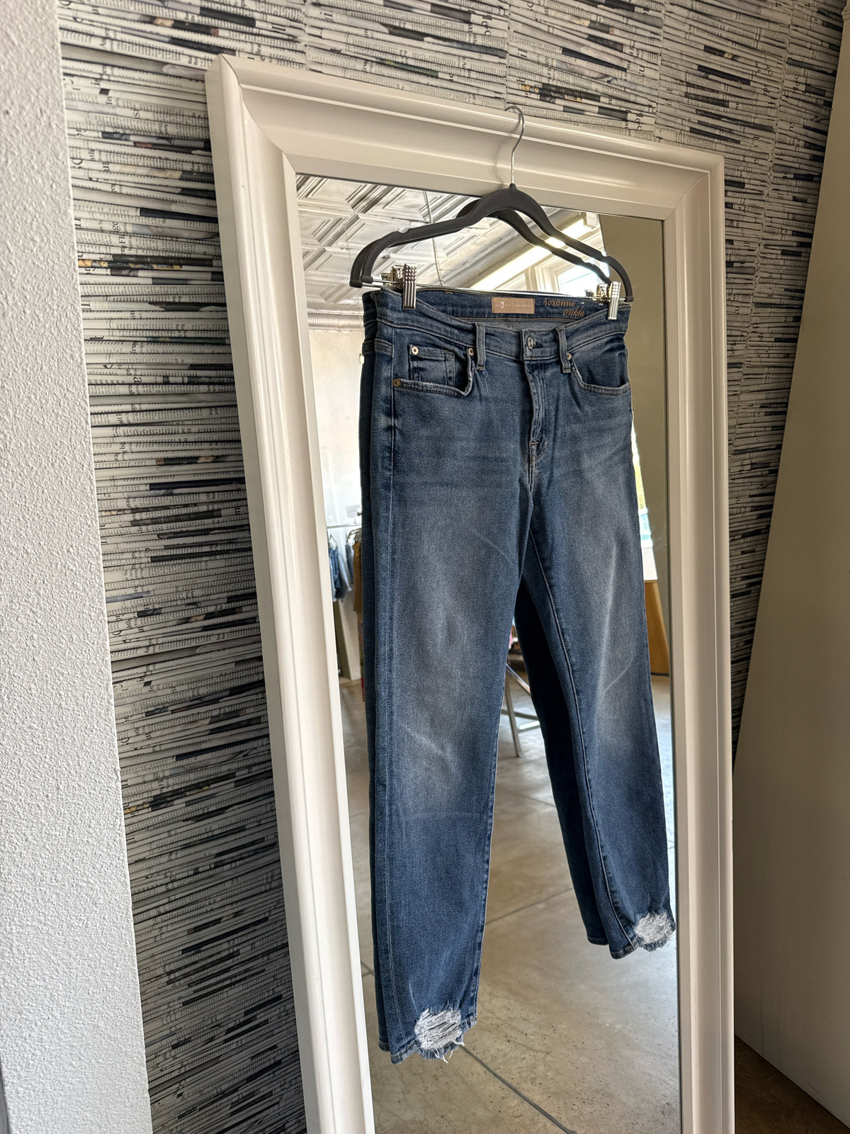 7 For All Mankind Size 27 Denim Jeans
