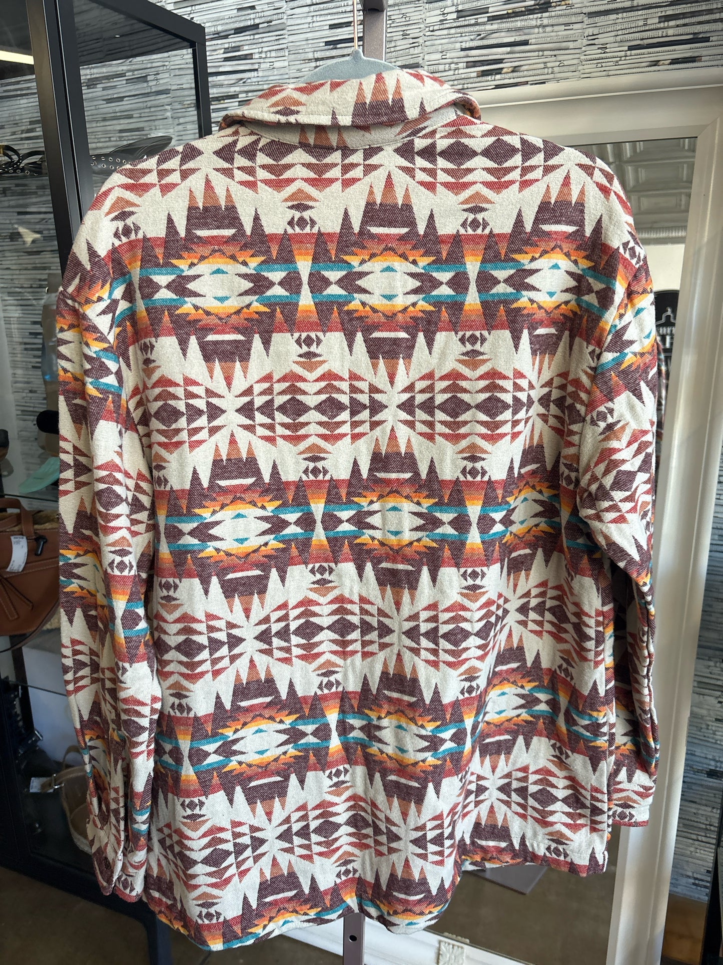Mountain and Isles Size M Top