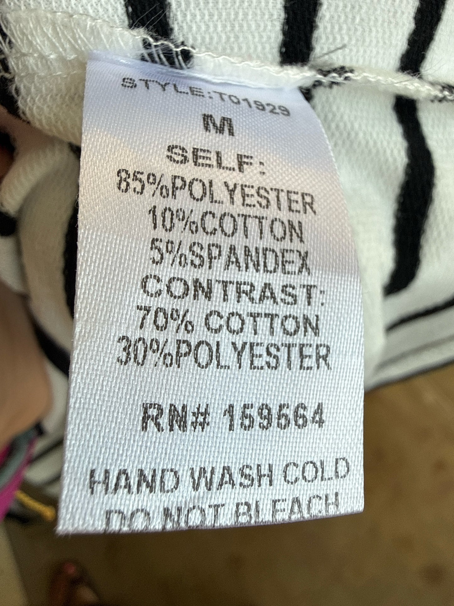 Bluivy Size M White/Black Top