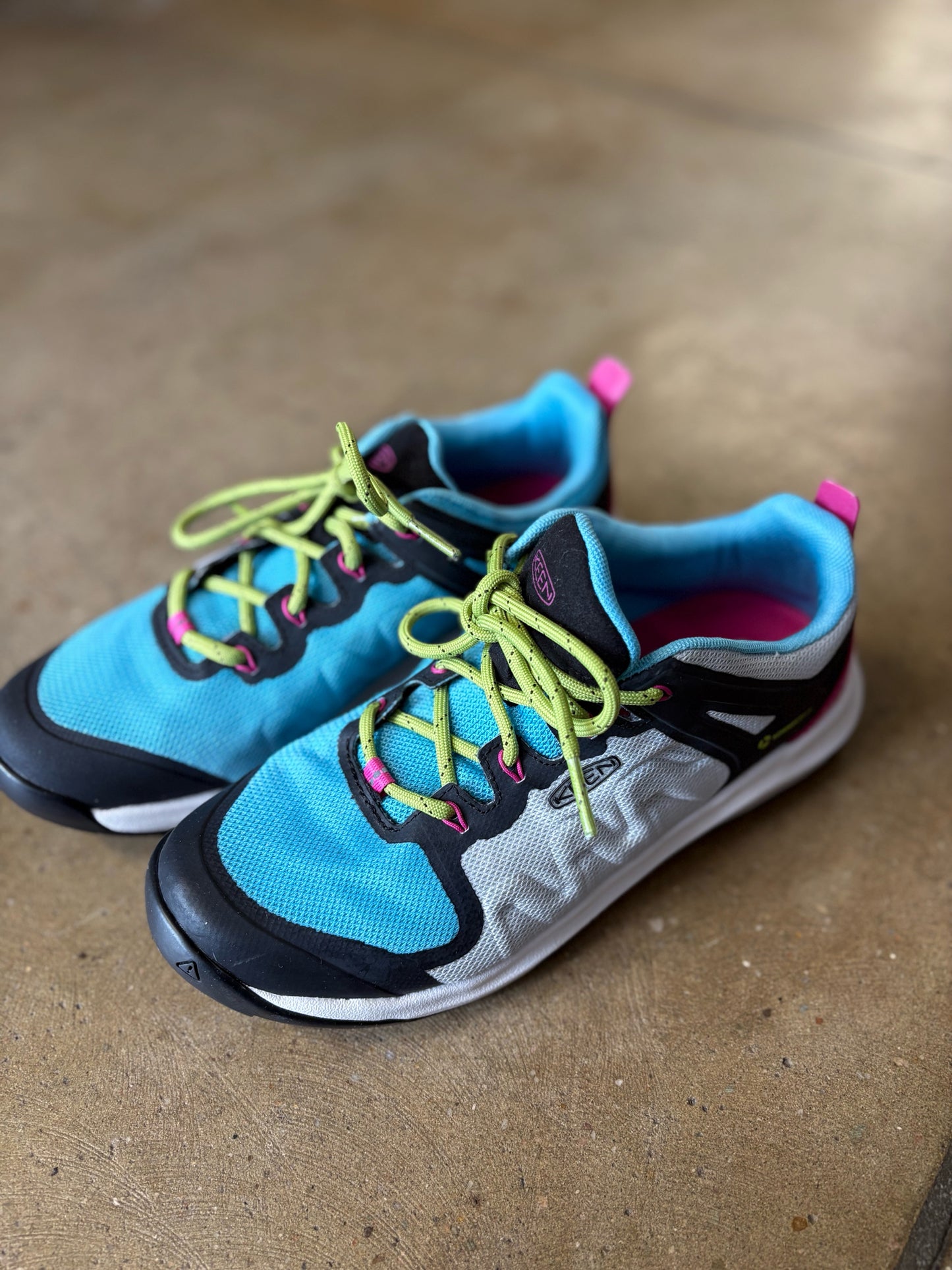 Keen Shoe Size 7.5 light blue/multi Sneakers